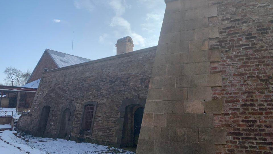 Ravelin č. 16 josefovské pevnosti opravuje parta nadšenců z Klubu vojenské historie