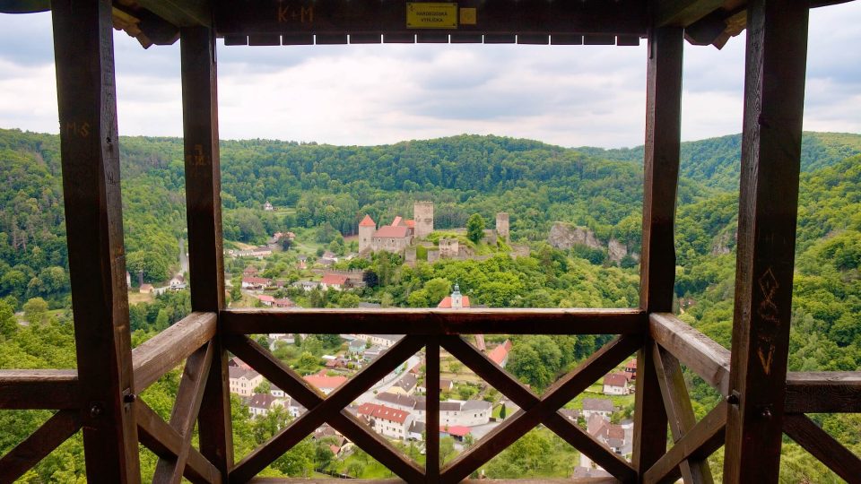 Pohled do údolí řeky Dyje z Hardeggské vyhlídky