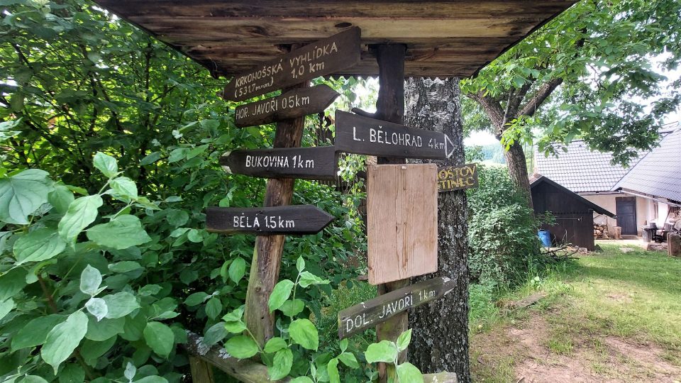 Rozcestník v Arnoštově | foto: Vladislava Wildová, Český rozhlas Rozcestník v Arnoštově