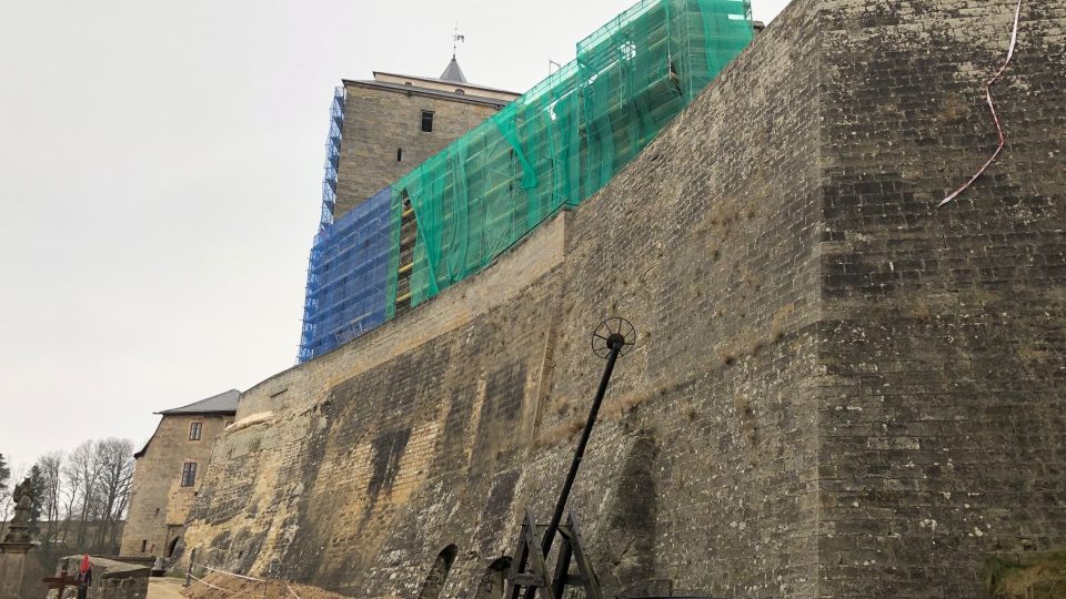 Překvapení připravil archeologům hrad Kost. Našli zbytky věže, která má pocházet ze 13. století
