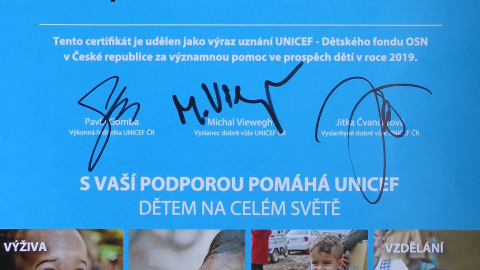 Na setkání partnerů UNICEF obdržel i Český rozhlas Hradec Králové děkovný certifikát za dlouhodobou podporu UNICEF