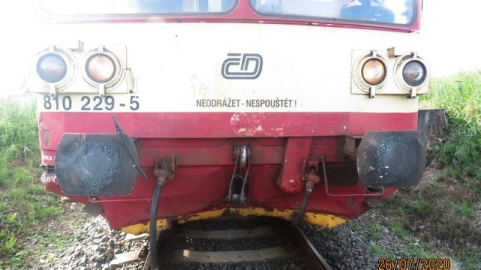 Srážka auta s vlakem u Libošovic na Jičínsku se tentokrát naštěstí obešla bez tragických následků