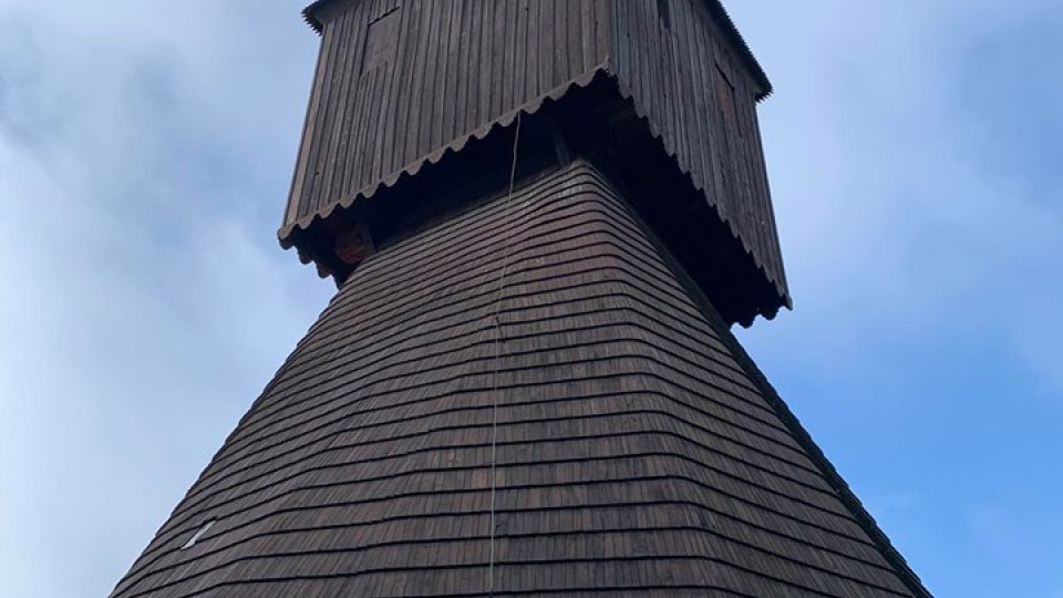 Rtyňská dřevěná zvonice ze 16. století se po šesti letech oprav znovu otevře turistům