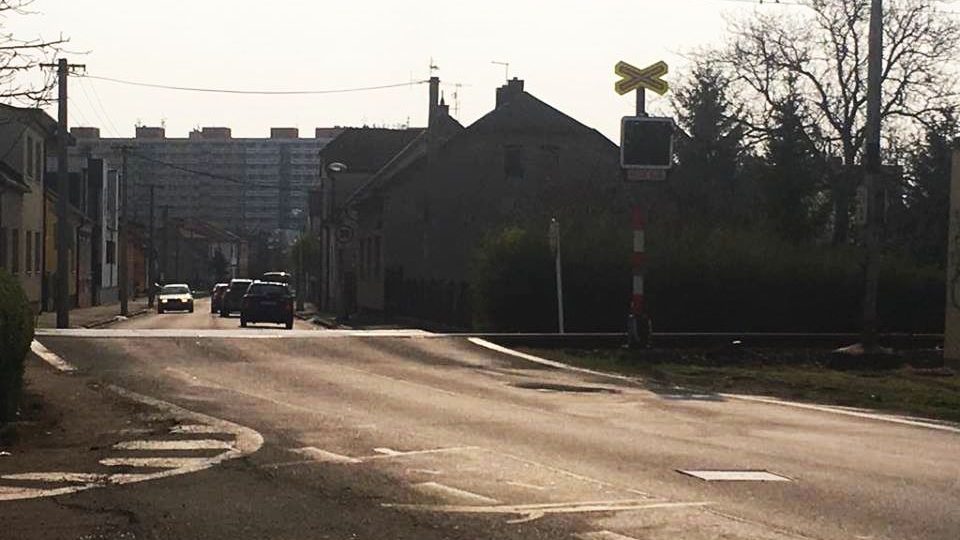 Policisté v okolí železničních přejezdů v Královéhradeckém kraji kontrolovali dodržování dopravních předpisů