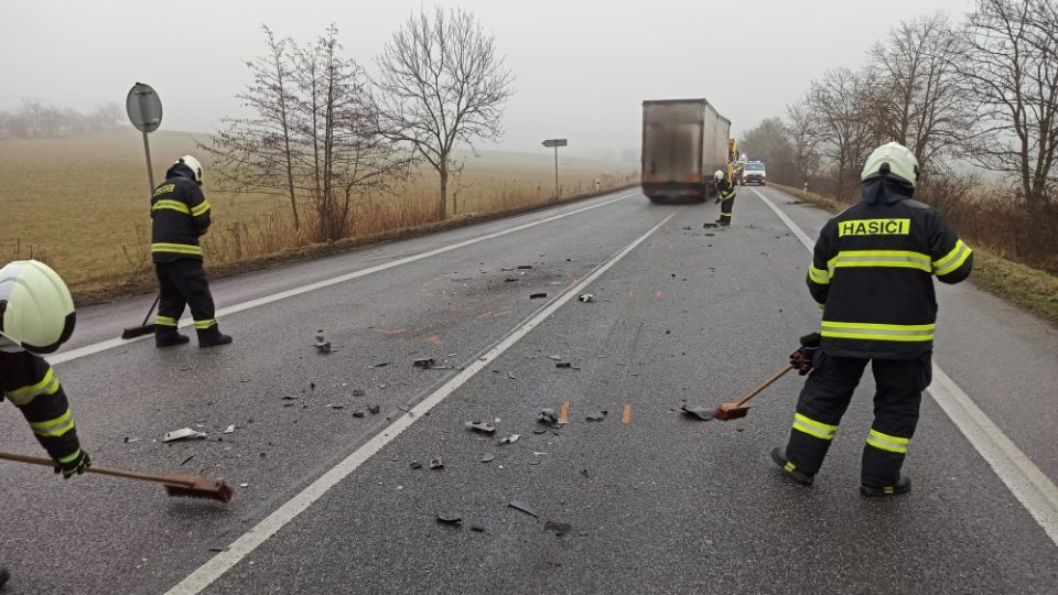 Vážná dopravní nehoda na silnici č. 16 nedaleko Sobotky na Jičínsku