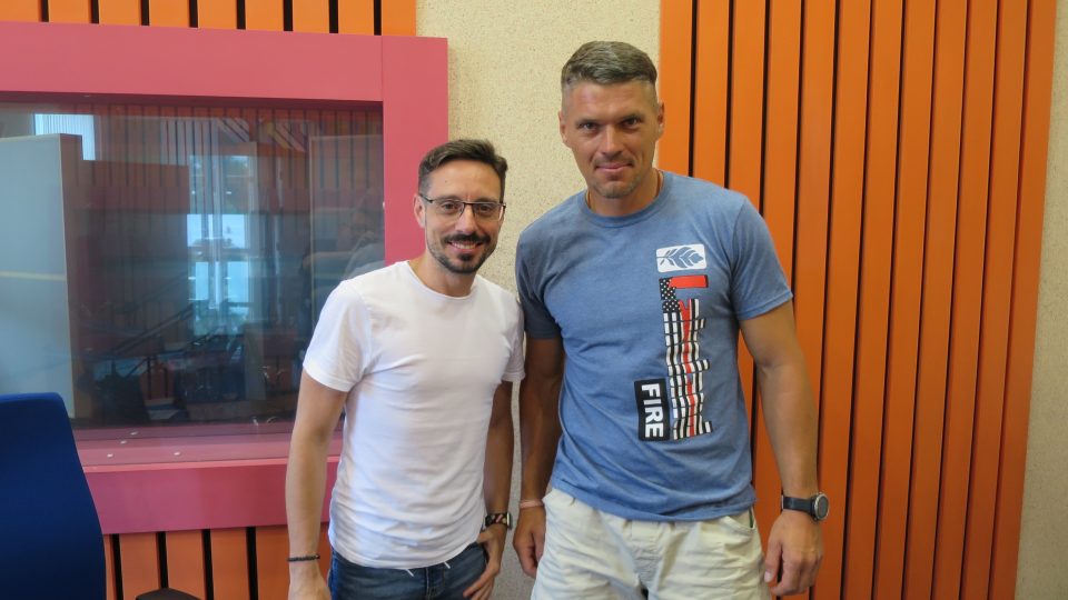 Jakub Schmidt a Tomáš Višňar ve studiu Českého rozhlasu Hradec Králové