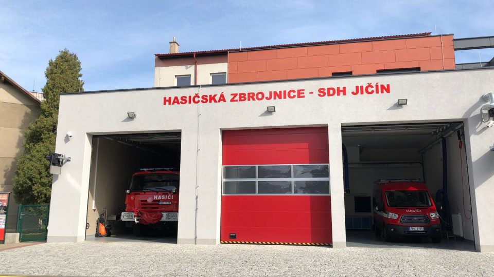 V Jičíně stojí nová hasičská zbrojnice pro dobrovolné hasiče