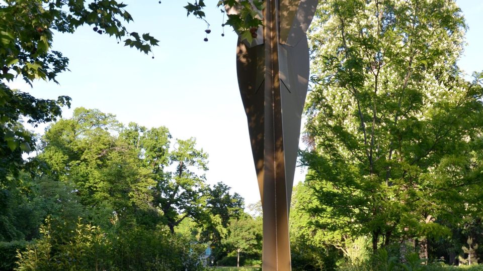 Socha z kovaného železa nazvaná Niké 89