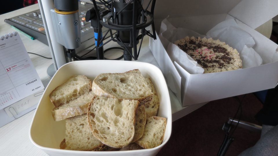 Kváskový chleba a bezlepkový dort Vladěny Halatové 