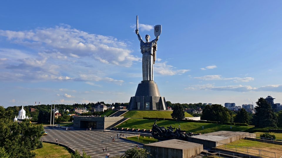 Kyjev - Matka Vlast 62m 102m