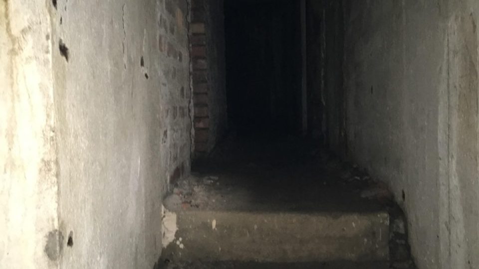 Pěchotní srub Hrobka na Náchodsku zůstává jako válečné memento