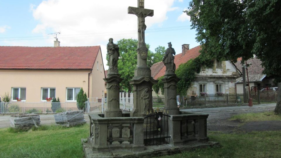 V polovině července letošního roku došlo k poškození sochy v obci Přepychy na Rychnovsku