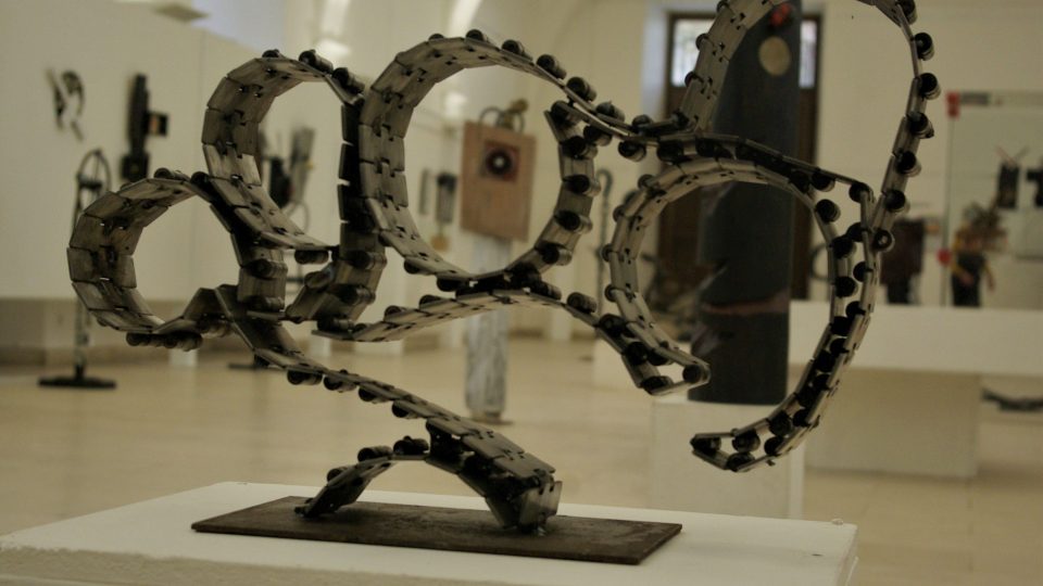 Sochař Petr Heber slaví 80. narozeniny skvělou výstavou v jičínské zámecké galerii
