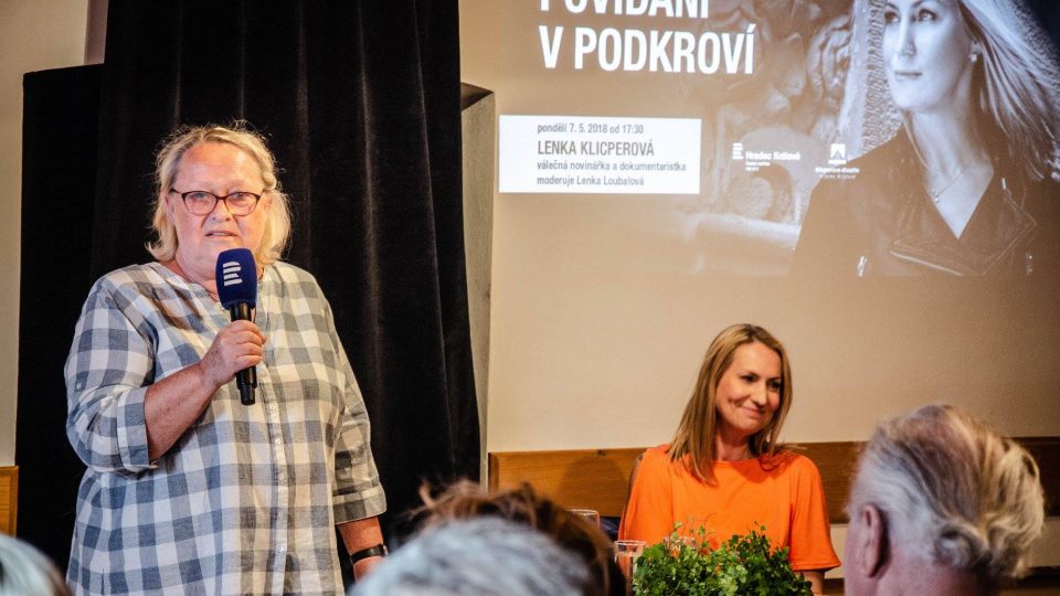 Lenka Klicperová hostem Lenky Loubalové v pořadu Divadlo V podkroví
