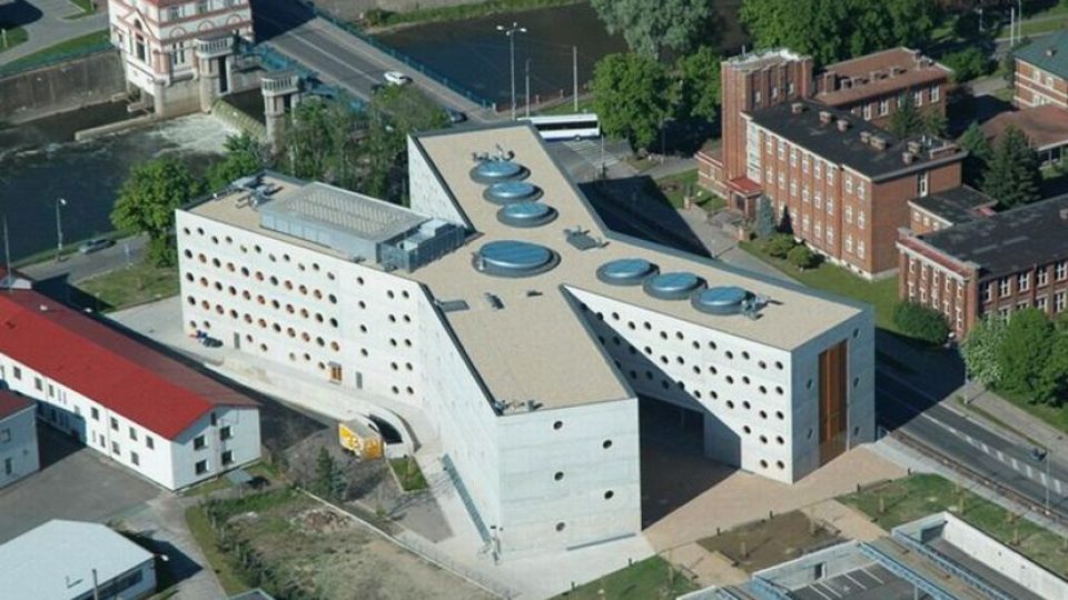 Budova Studijní a vědecké knihovny v Hradci Králové