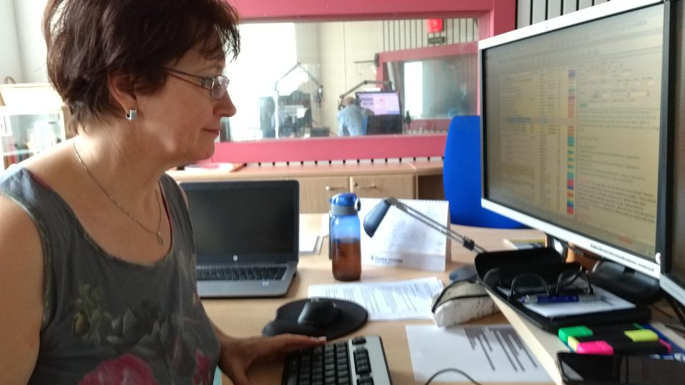 Editorka Jiřina Šmídová - ani při Dnu otevřených dveří práce nepočká