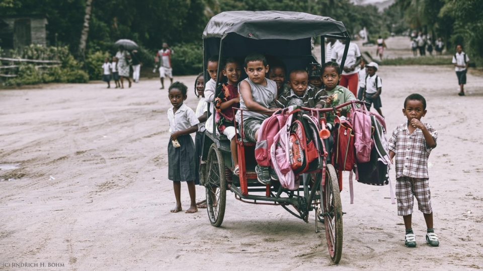 Školní autobus na Madagaskaru