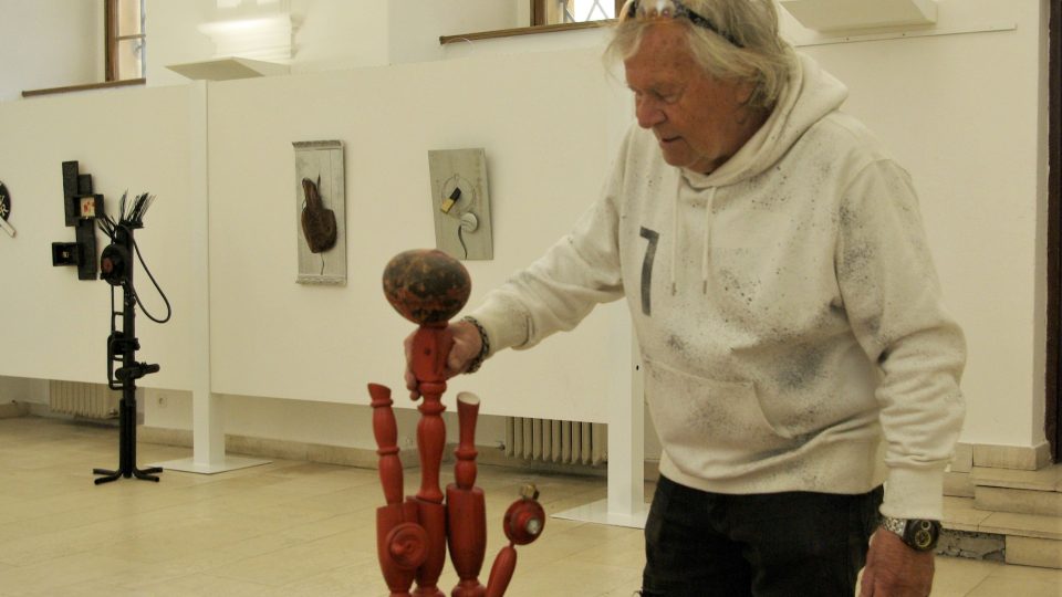 Sochař Petr Heber slaví 80. narozeniny skvělou výstavou v jičínské zámecké galerii