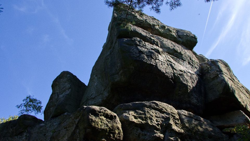 Lužihorský pískovec prorostlý křemenem | foto: Jaroslav Hoření, Český rozhlas Lužihorský pískovec prorostlý křemenem