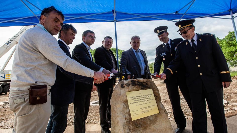 V Jaroměři byla slavnostně zahájena výstavba nové hasičské stanice