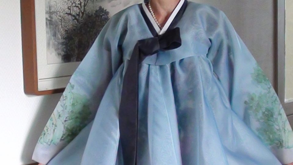 Ivana Bozděchová v asijském tradičním oděvu