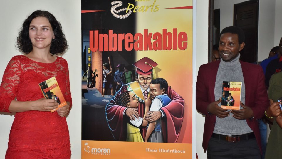 Hana Hindráková a Joseph Njoro Njoroge, hlavní hrdina knihy Unbreakable
