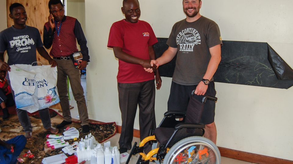 Do Tanzanie jel Matěj Břeský původně na dovolenou, teď tam pomáhá