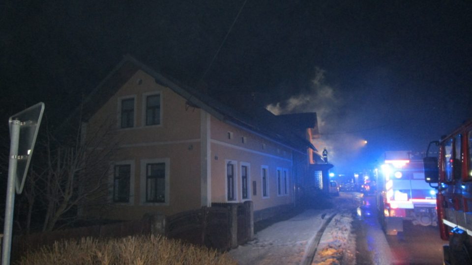 Požár půdních prostor v obci Osek na Jičínsku způsobil škodu asi za 1,5 milionu korun