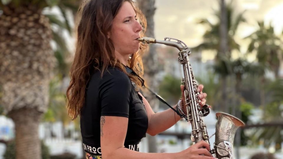 Multiinstrumentalistka Kateřina Janečková prostě žije hudbou