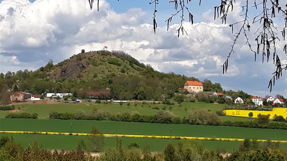 Čedičový vrch Zebín s kapličkou sv. Maří Magdalény je pro Terezii Dubinovou symbolickým místem