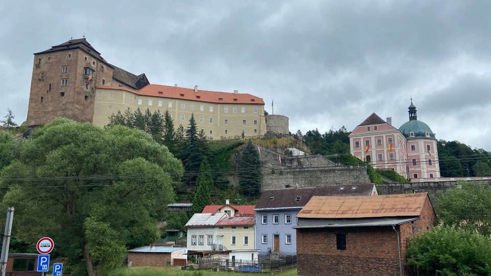 Hrad a zámek Bečov nad Teplou ukrývá hned tři poklady | foto: Jana Strejčková, Český rozhlas Hrad a zámek Bečov nad Teplou ukrývá hned tři poklady