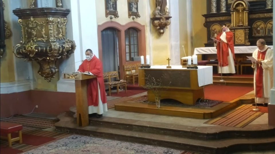 Mše římskokatolické farnosti Červený Kostelec jsou k dispozici na internetu