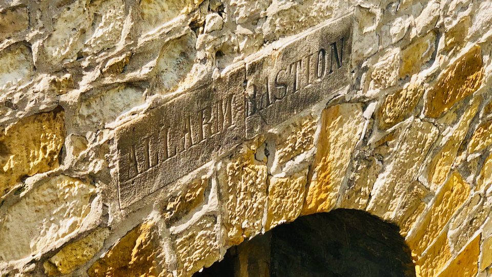 Historie pevnosti Kladsko tesaná do kamene