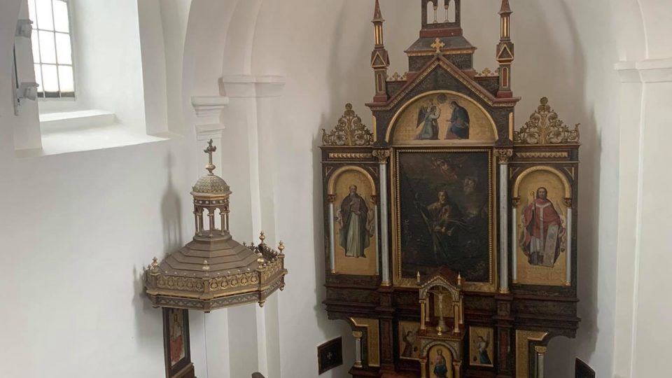 Románský kostel svatého Jakuba Většího ve Vysokém Újezdu