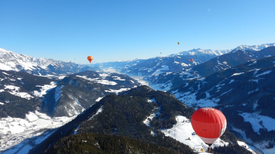 Pohled z koše balonu je opravdu krásný všude. Alpy 2017