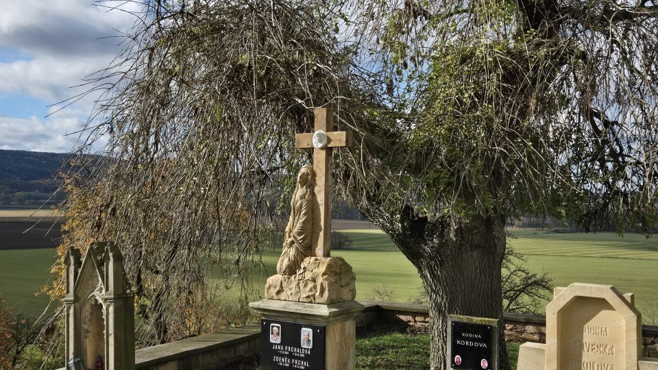 Hrob manželů Prchalových z Tetína