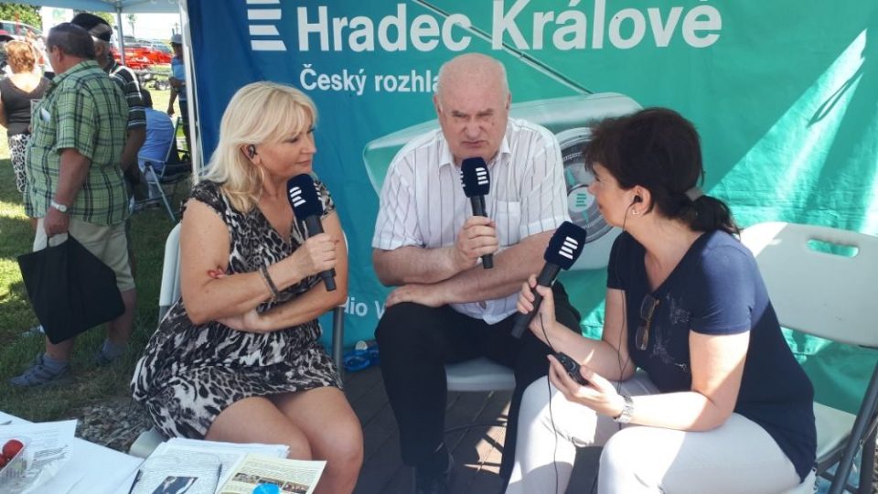 Lada Klokočníková, Zdena Kabourková a Bc. Karel Klíma, radní Královéhradeckého kraje
