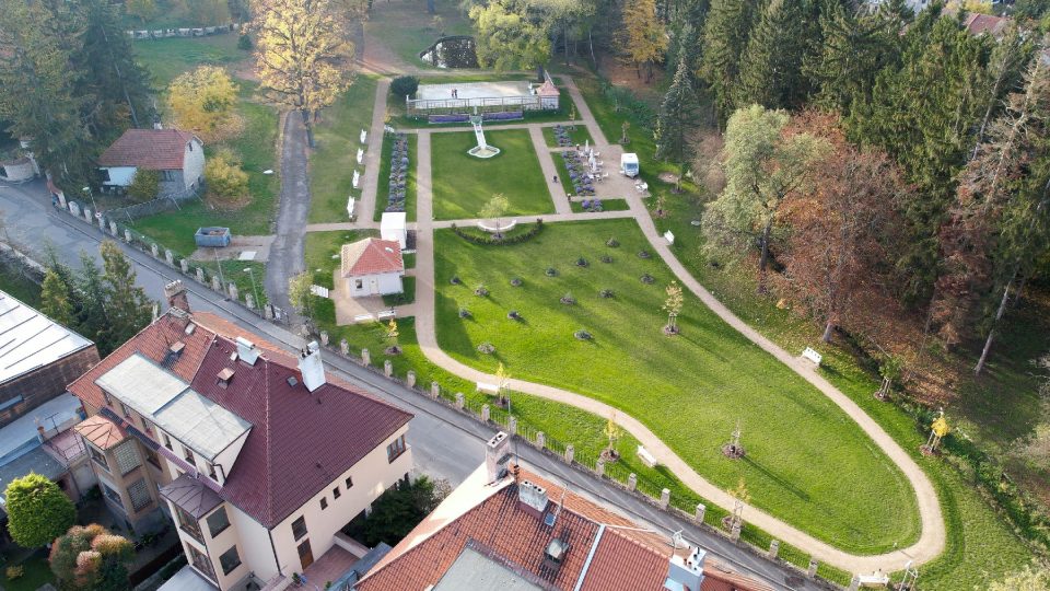 Letecký pohled na dnešní Kumpánovu zahradu.jpg