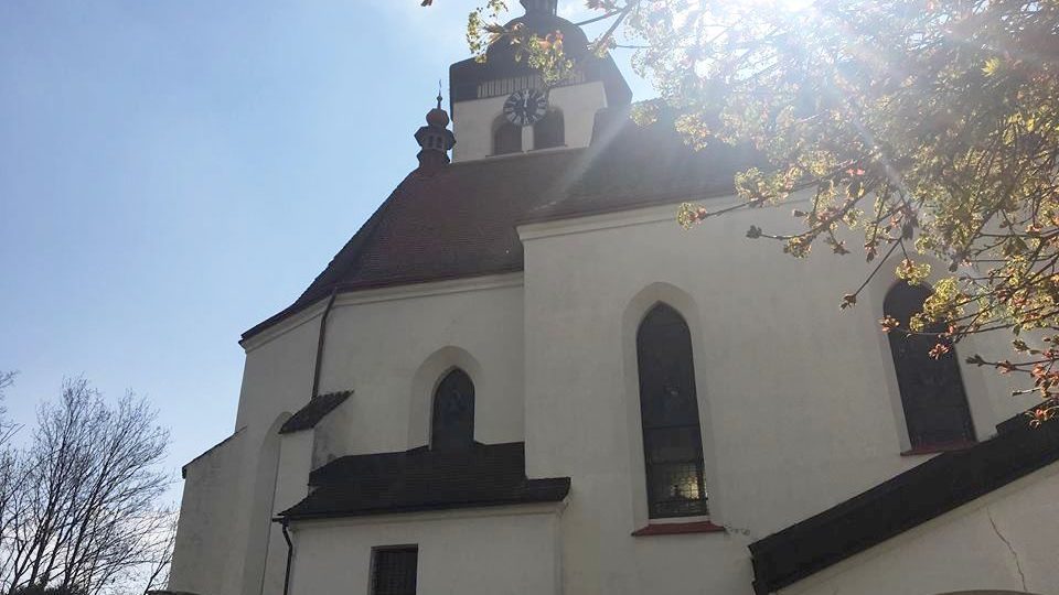 Gotický kostel na novoměstském náměstí se letos dočká druhé etapy obnovy střešního krovu