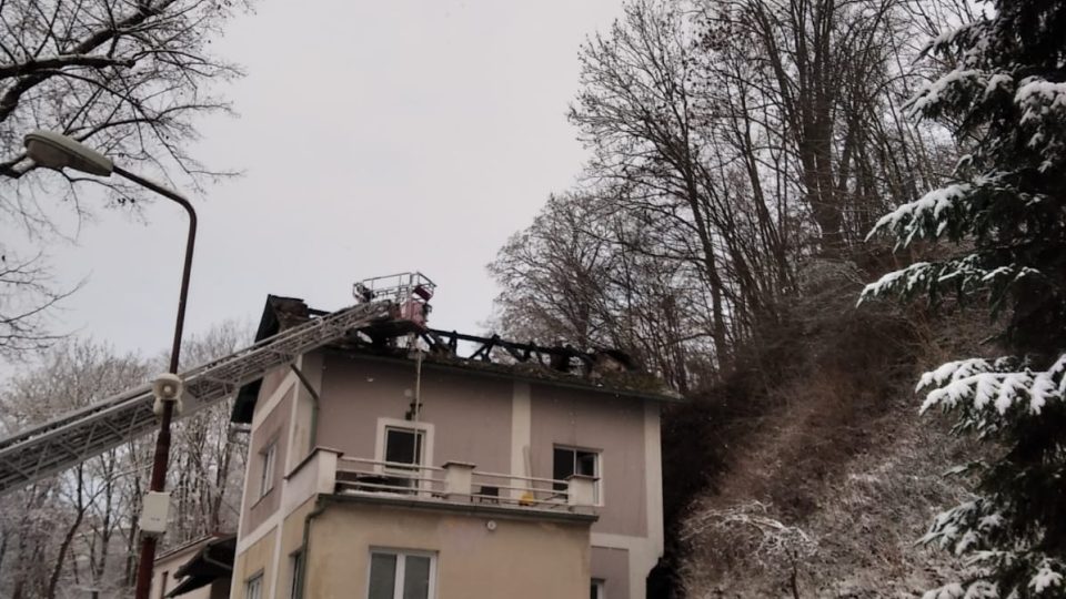 Požár rodinného domu ve Dvoře Králové nad Labem