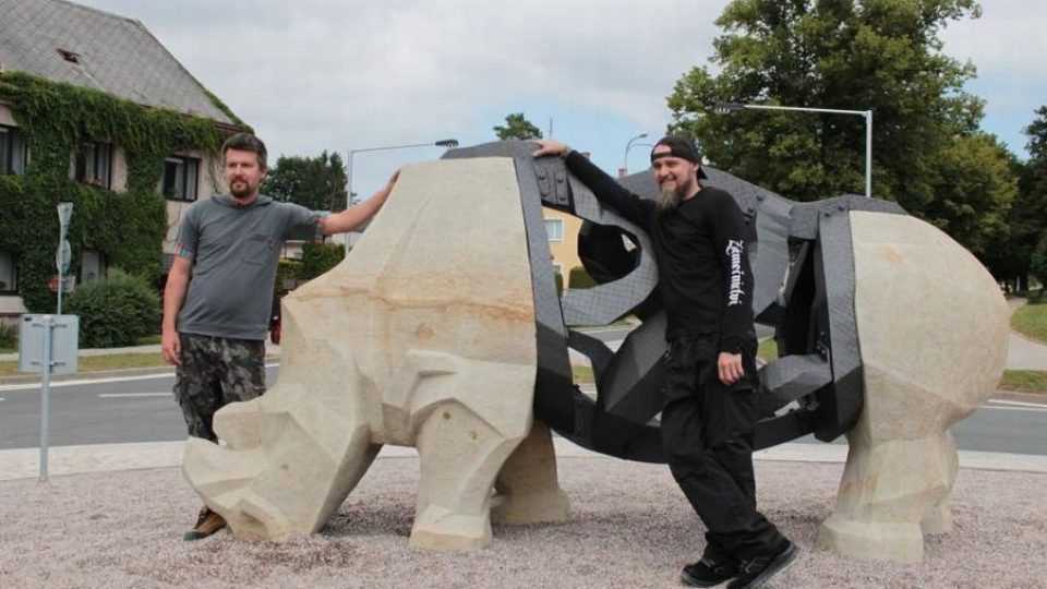 Křest sochy nosorožce Súdána