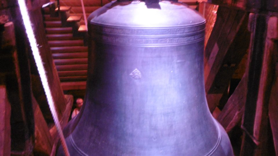 Zvonění na zvon Augustin na Bílé věži v Hradci Králové