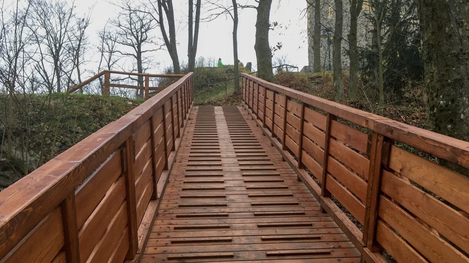 Nový dřevěný most na Radyni
