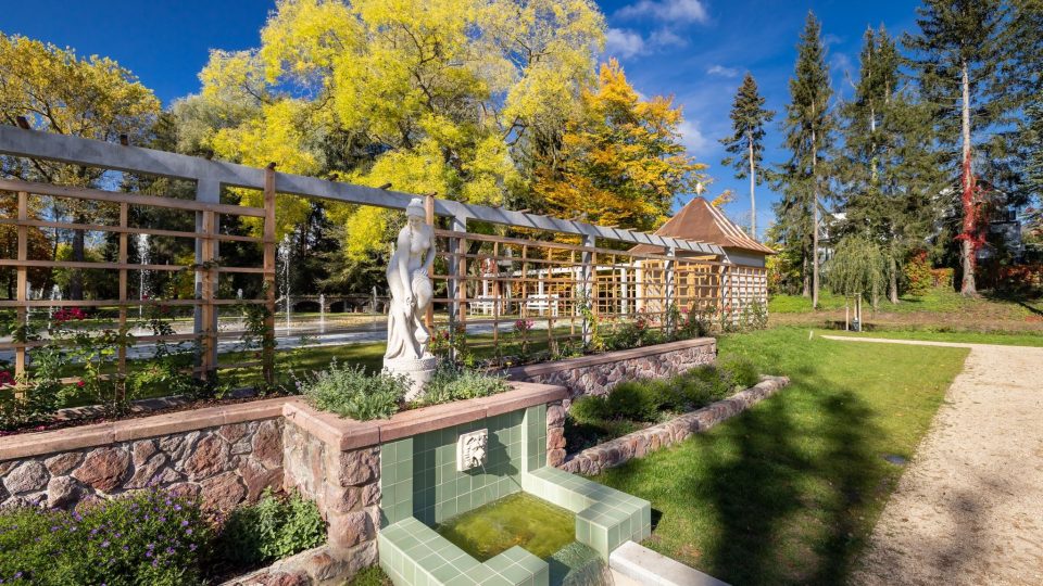 Kumpánova zahrada ve Slaném je místem, kde na návštěvníky dýchne atmosféra první republiky.jpg