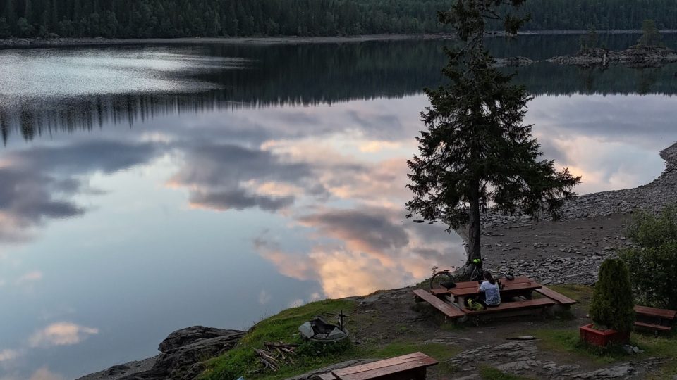 Václav Hrouda vyrazil s koloběžkou na sever a zdolal nejvyšší hory Finska, Švédska a Norska