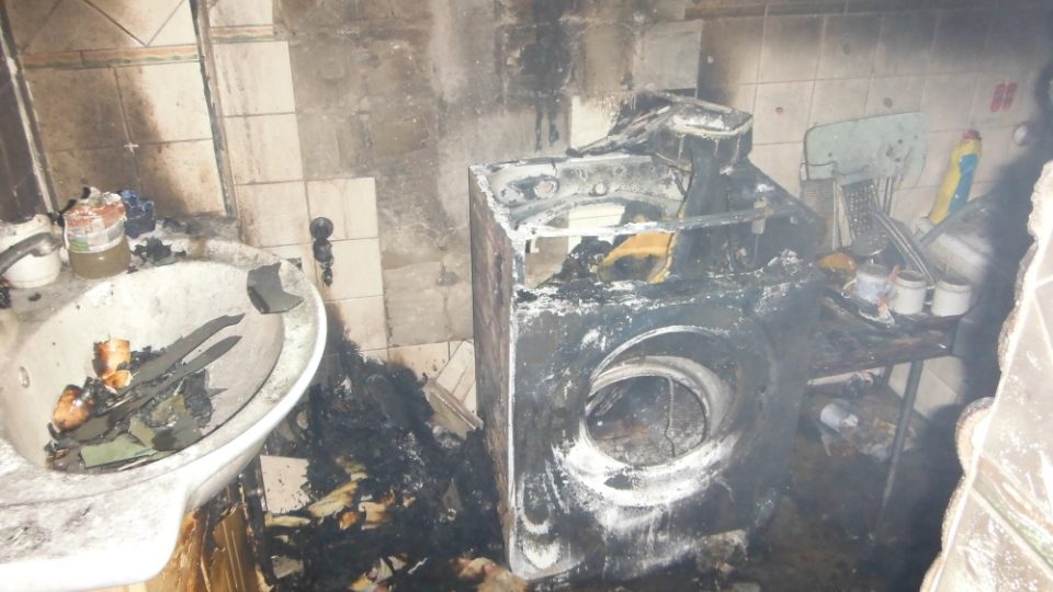 Špatné parkování řidičů zavinilo v Hořicích zdržení hasičů cestou k požáru