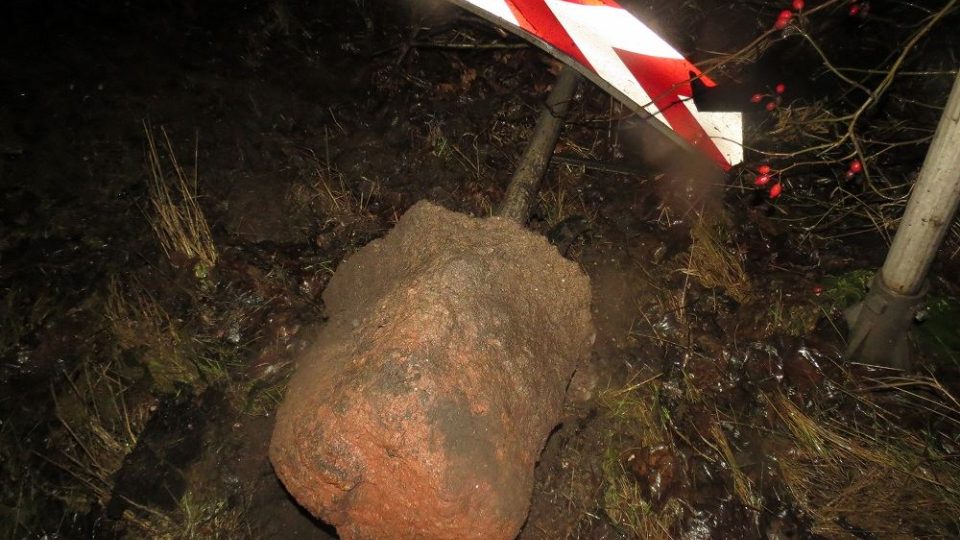 Srážka vozidel mezi obcemi Vidochov a Horka u Staré Paky | foto: Policie České republiky Srážka vozidel mezi obcemi Vidochov a Horka u Staré Paky