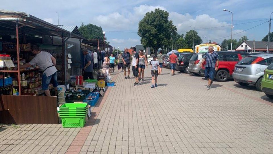 Polské tržnice a obchody jsou zase plné Čechů