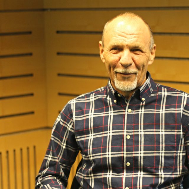 Má čtyři děti,  osm vnoučat a také transplantovaná játra. Josef Mynář z Tišnova byl prvním pacientem v Československu,  který takovou operaci podstoupil. | foto: Veronika Skálová