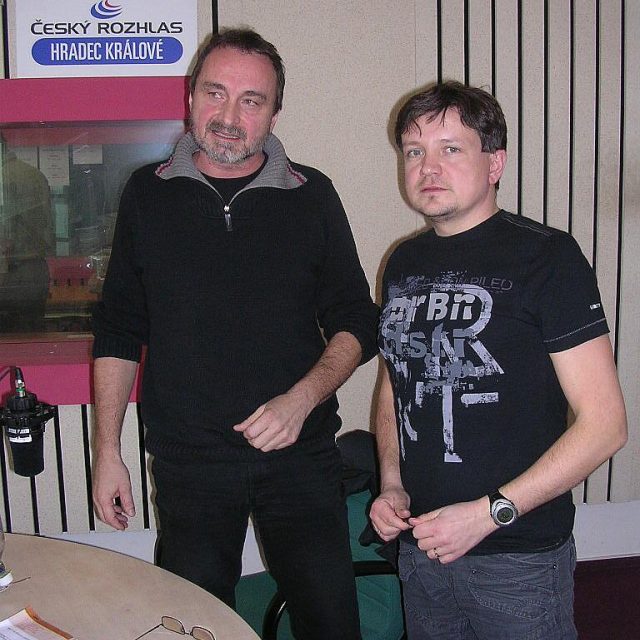 JUDr. Miroslav Antl a moderátor Mirek Vaňura ve studiu Českého rozhlasu Hradec Králové | foto: Milan Baják,  Český rozhlas